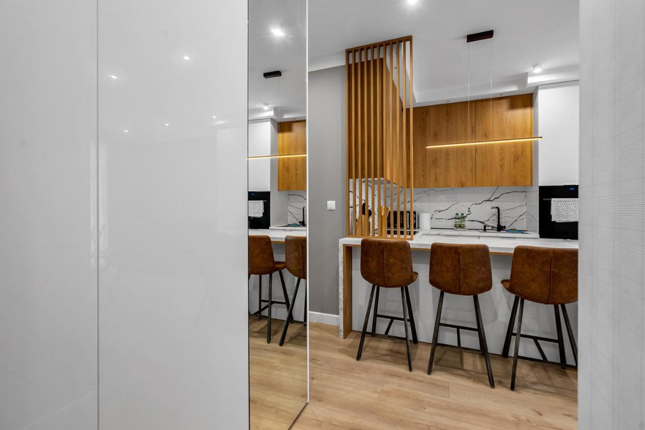 Lotnisko Chopina Modern Apartment Warsaw Exterior photo